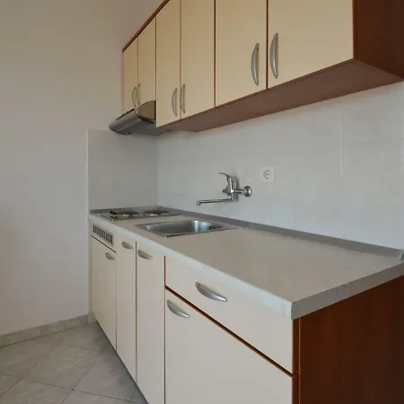 Pijaca.6 *